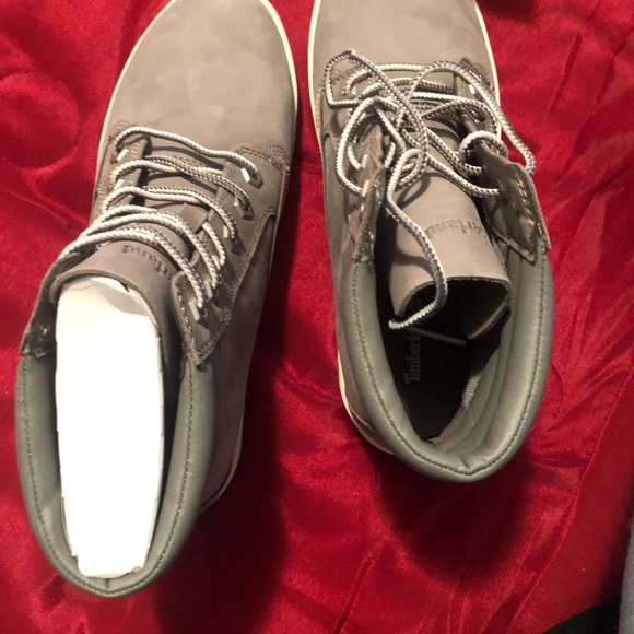 Female Timberlands - Picture 3 of 8